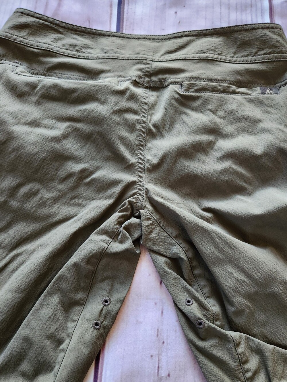 Prana "Jasmine Knicker" Capri Bermuda Cargo Short Olive Green | Women's Size 2 - Picture 7 of 10